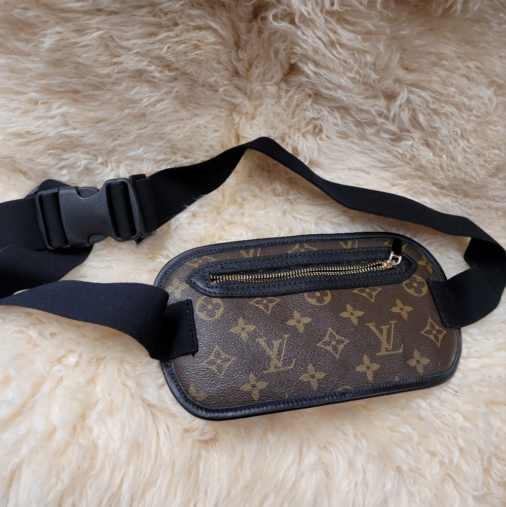 Louis Vuitton Fanny pack or Track Pack